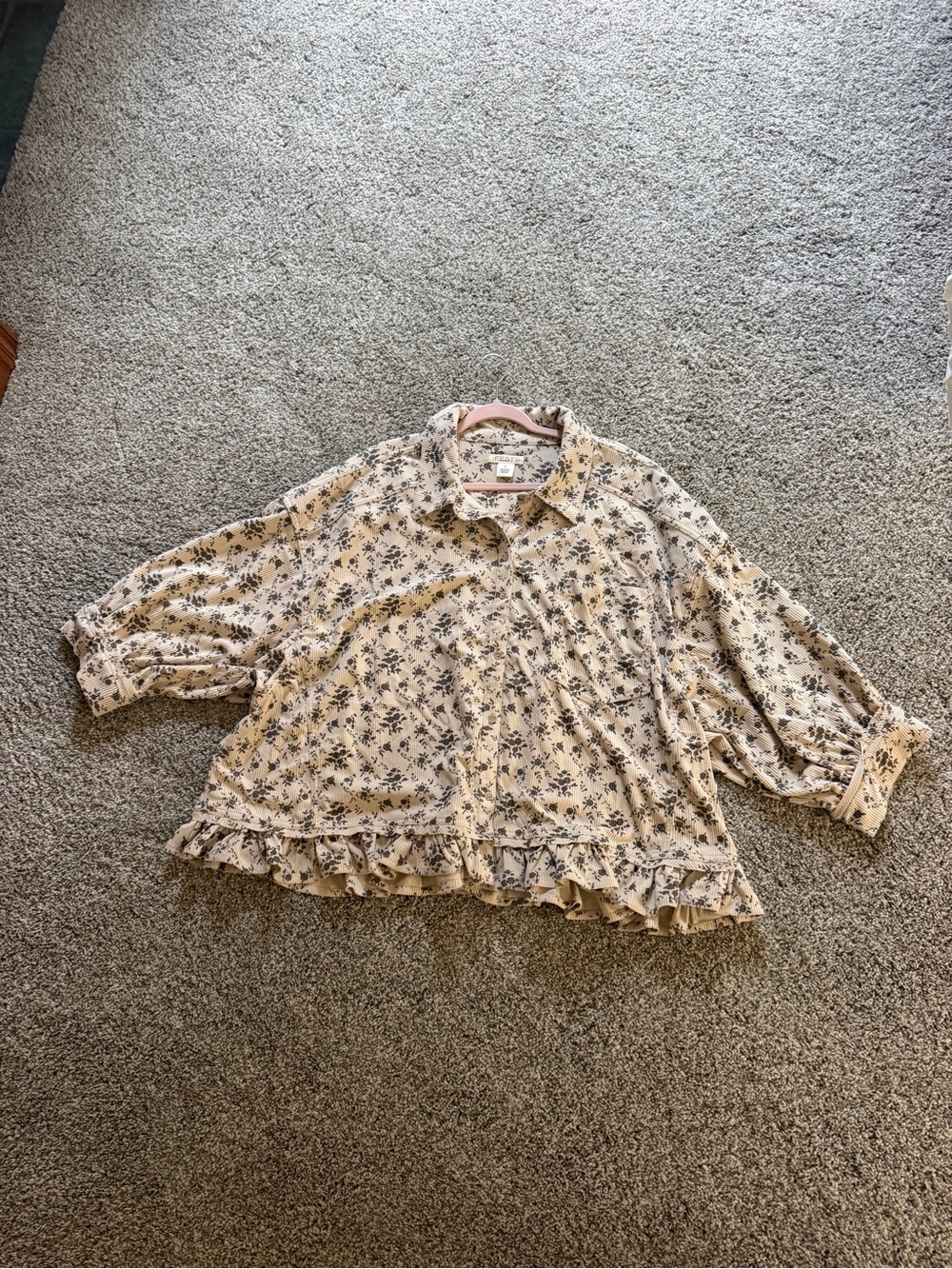 torrid Cream Floral Ruffle Button-Up Top - Picture 2 of 6